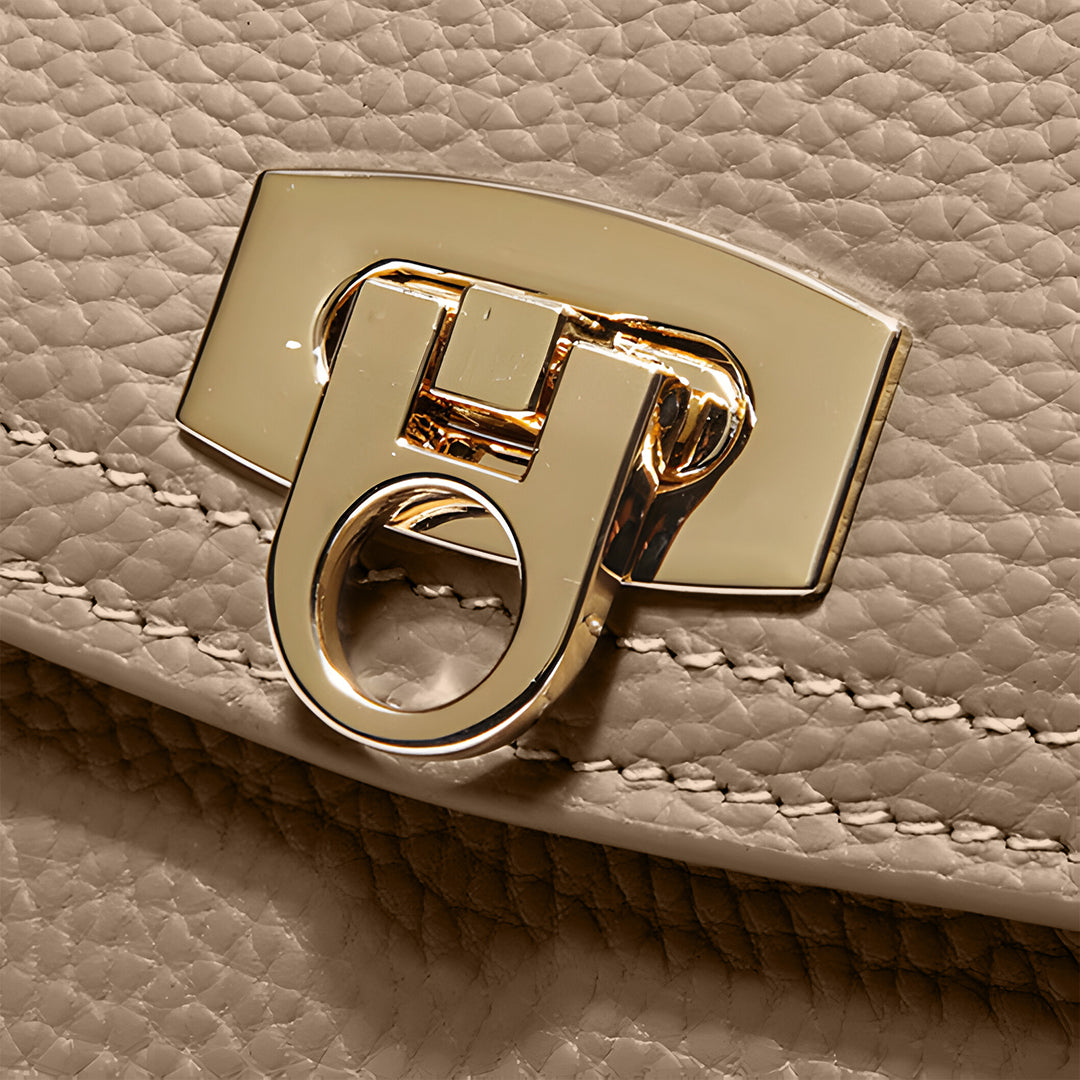 <tc>Aubri – torebka ze strukturalnej skóry</tc>